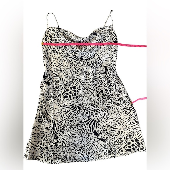 Windsor Sleek & Chic Leopard Print Satin Mini Dress Size Medium - Picture 10 of 10